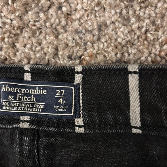Abercrombie and ditch Black and White Striped raw hem Jeans - Picture 4 of 7